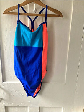 Speedo Color Block One-Piece Swimsuit Size 8